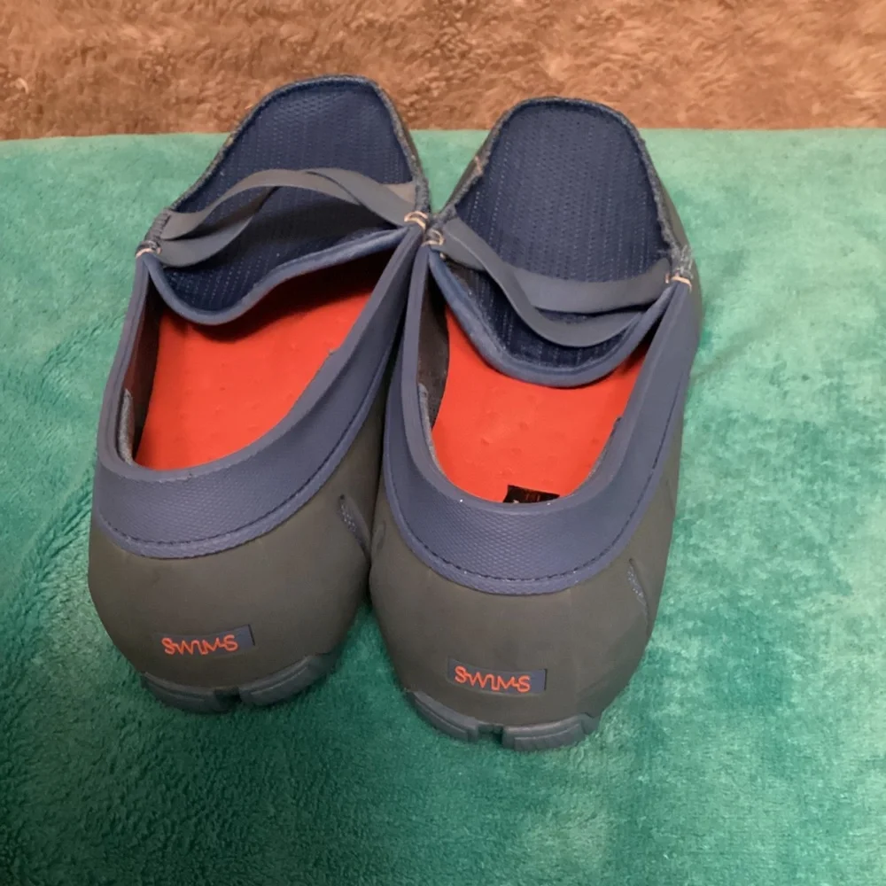 SWIMS WATER SHOES MEN’S SZ 8